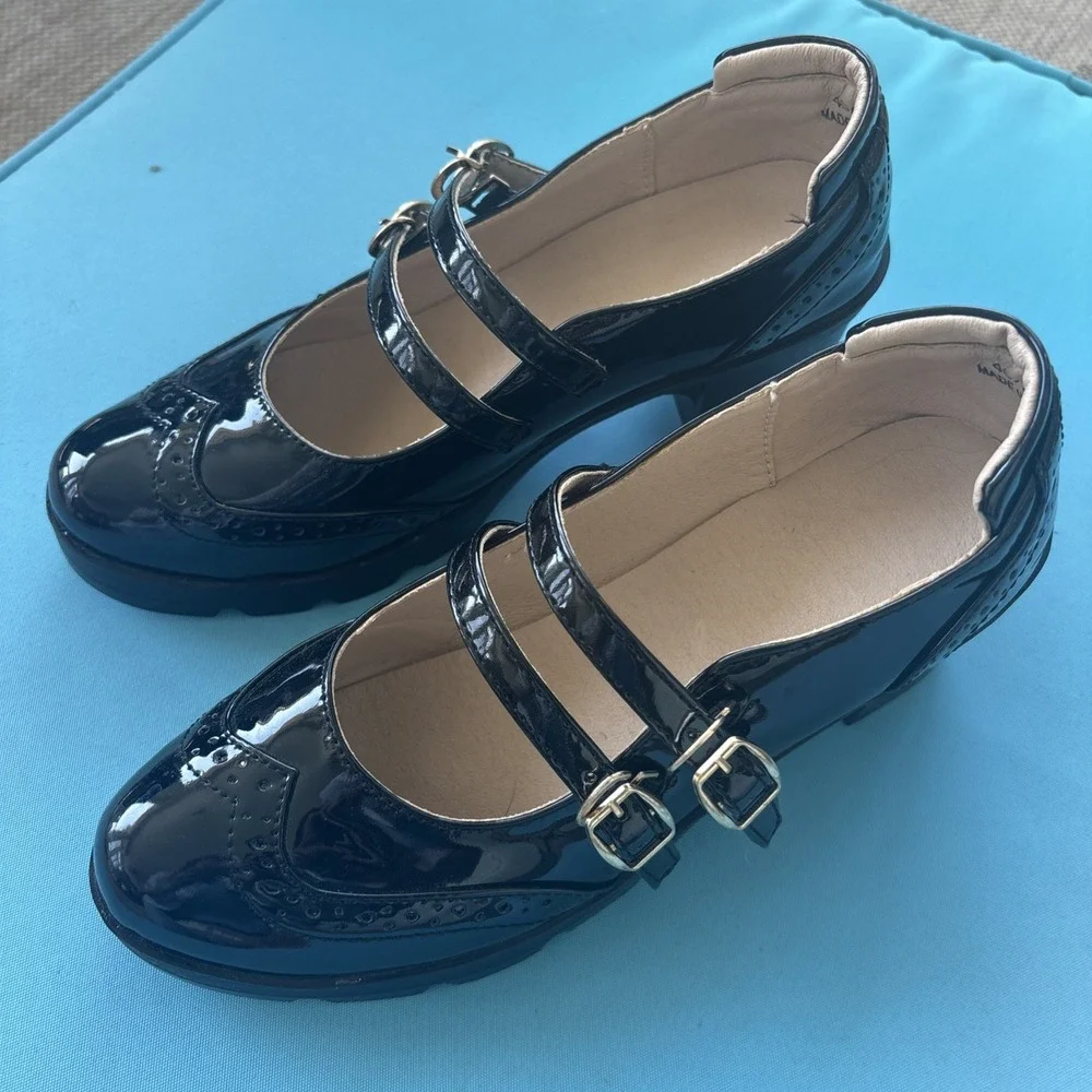 Black Patent Leather Wing Tip Mary Jane Chunky Heel Shoes Gold Buckle SZ 40 (9) - Picture 5 of 10